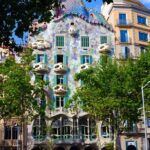 Dekoracyjna fasada budynku Casa Batlló, który w całości zaprojektował Antonio Gaudi