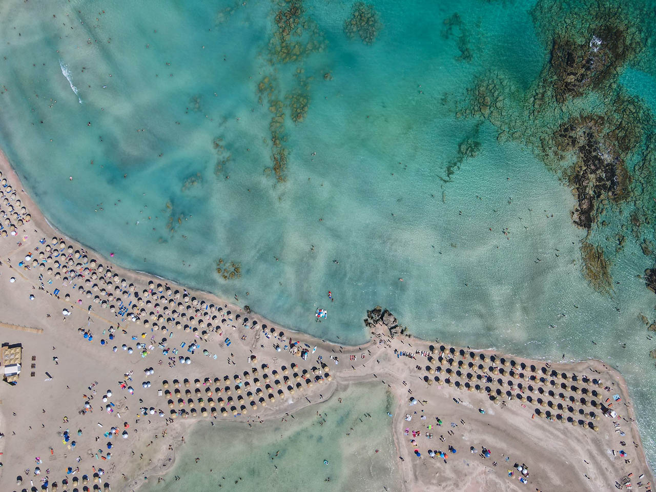 Elafonisi, czyli różowa plaża – miejsce na Krecie, które musisz zobaczyć!