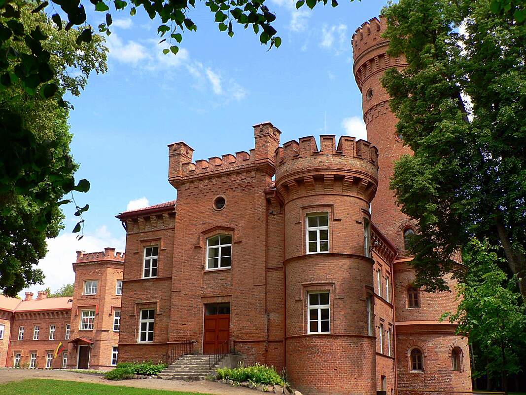 литовский замок в санкт петербурге