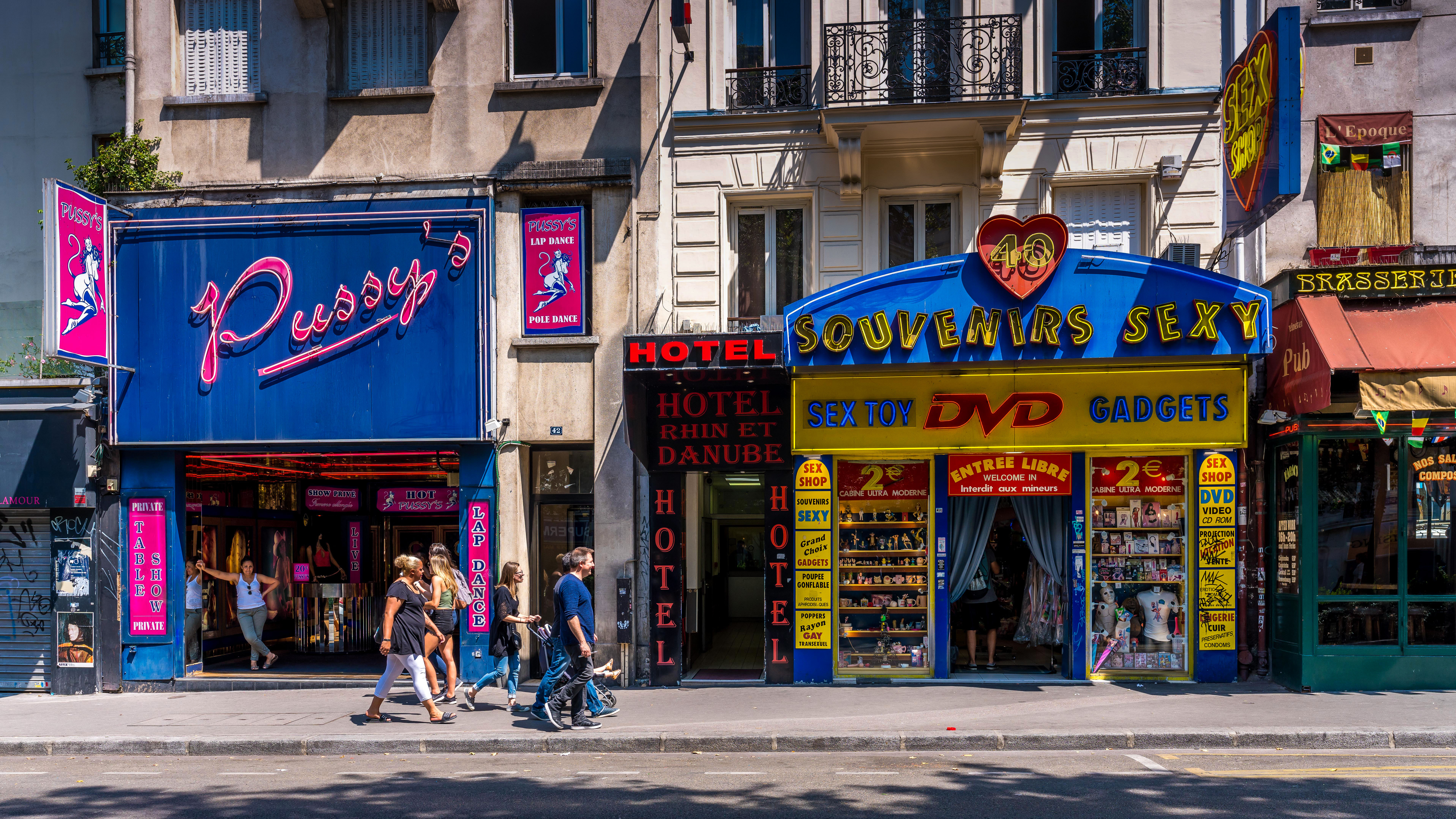 Pigalle Square And Boulevard De Clichy Paris Tourist