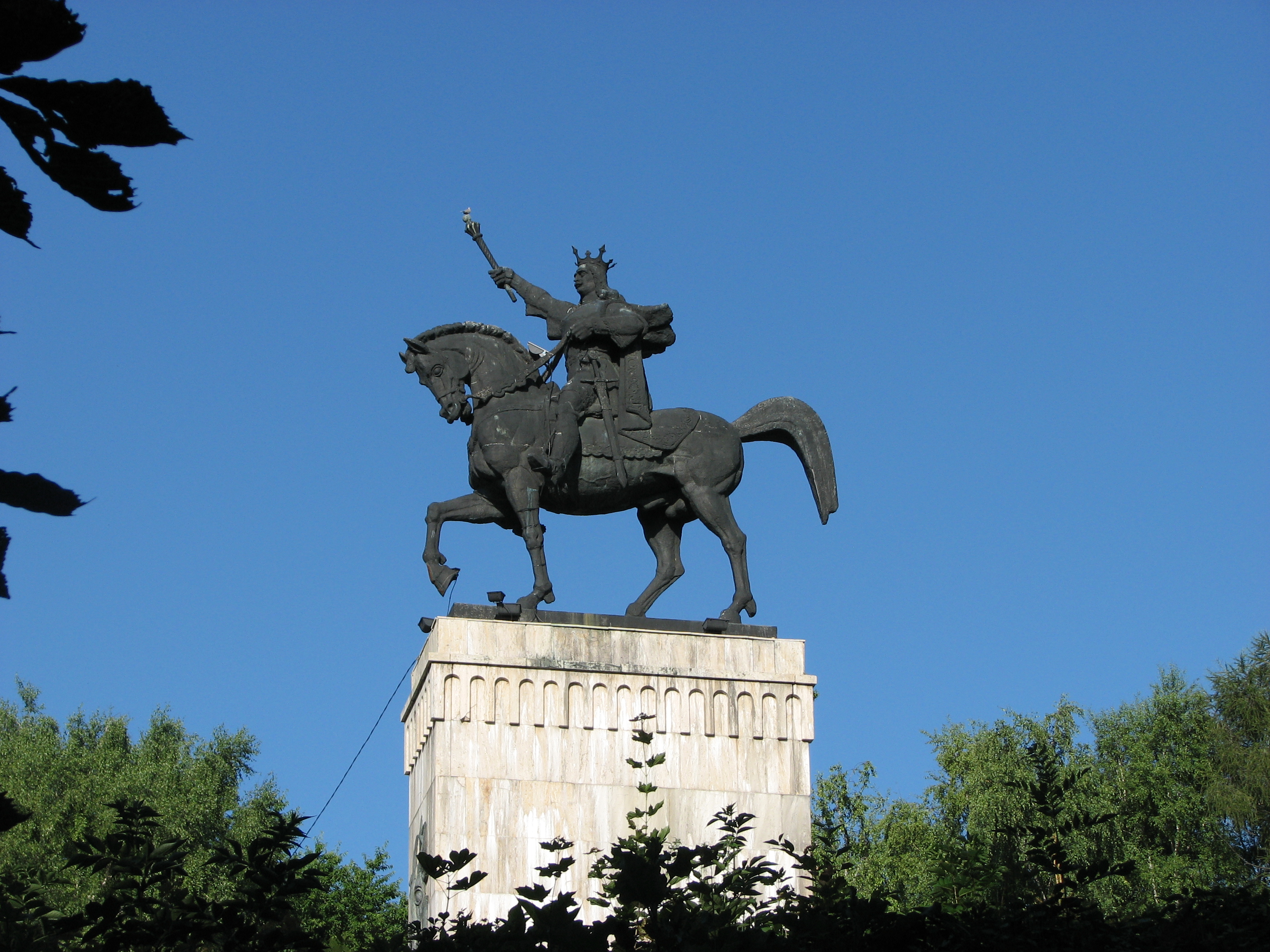 Statue Of Stephen Iii Of Moldavia Suceava Tourist Attractions Tropter Com