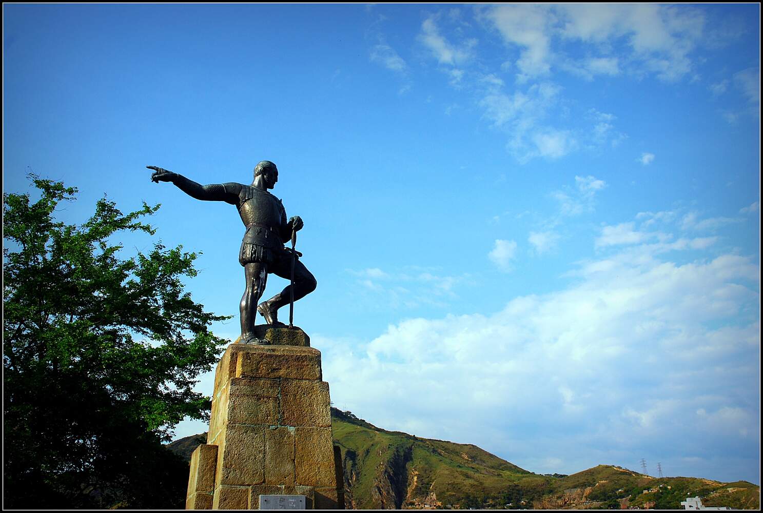 Sebastian De Belalcazar Statue Cali Touristenattraktionen Tropter Com