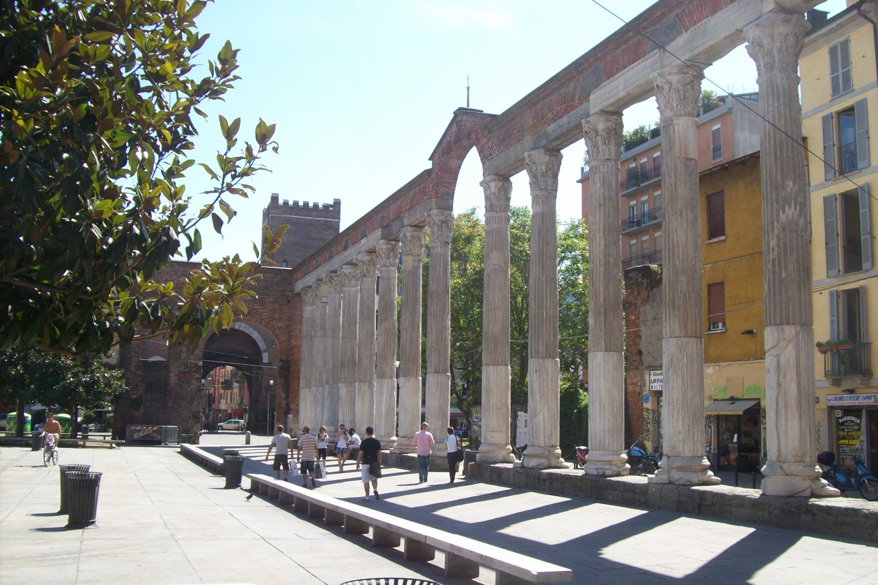 Columns Of San Lorenzo Milan Tourist Attractions Tropter Com