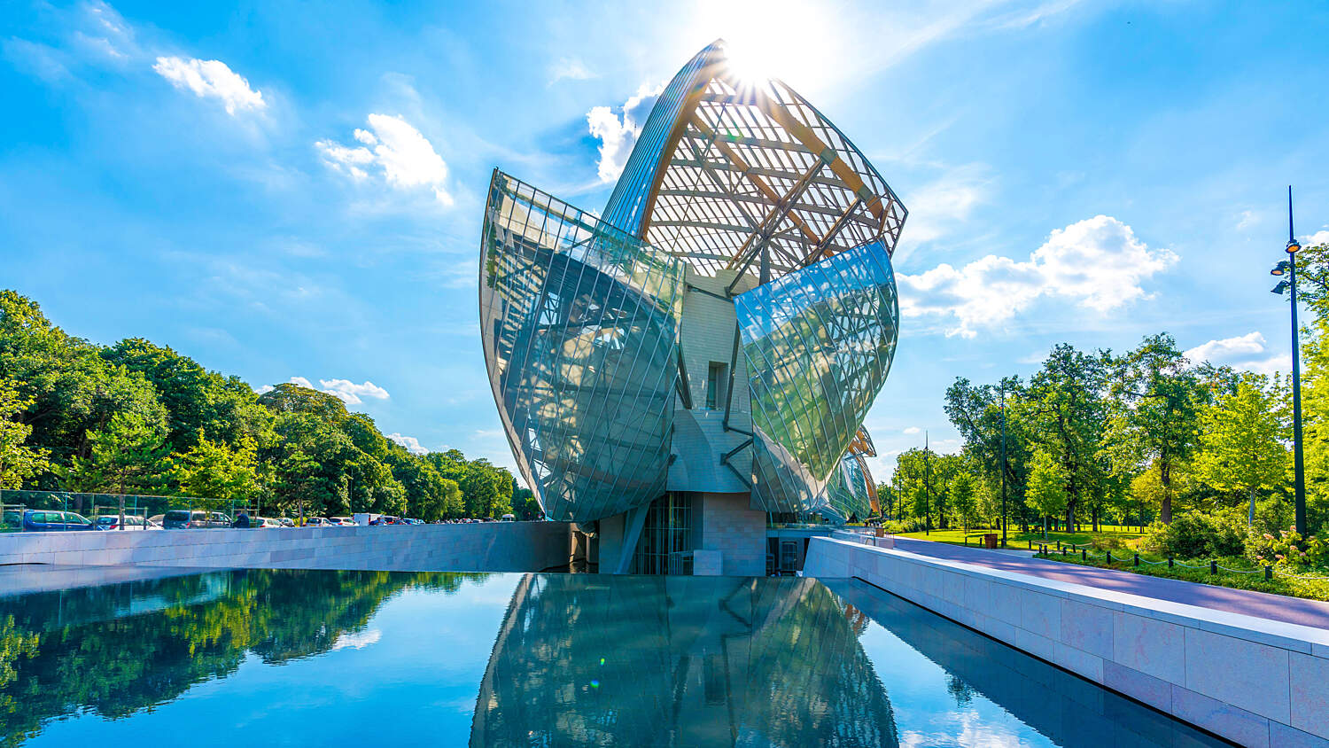 Louis Vuitton Foundation Paris Tourist Attractions Tropter Com