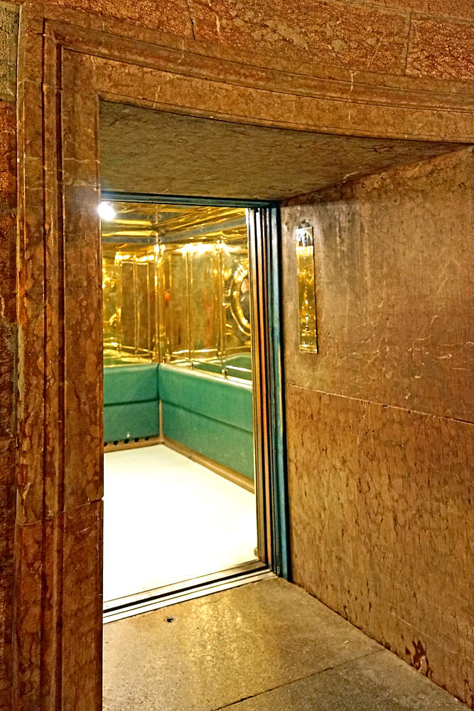 Kehlsteinhaus Elevator Berchtesgaden Tourist Attractions Tropter Com
