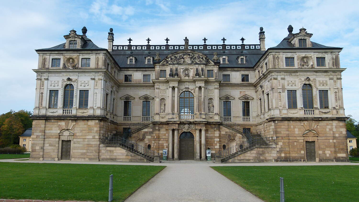 Palace In Great Garden Dresden Tourist Attractions Tropter Com